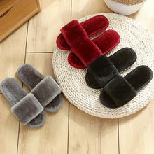 将图片加载到图库查看器，Women Winter Heart Shoes Woman Slides Plush Home Slippers Indoor House Shoes Winter Warm Fur Slippers With Embroidered Heart Details Soft And Warm House Slippers With Cushioned Insole
