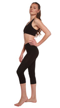 Load image into Gallery viewer, Women's Bamboo Viscose/Cotton Capri Style Leggings
