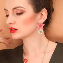将图片加载到图库查看器，Women's Boho Flower Shaped Daisy Stud Earrings
